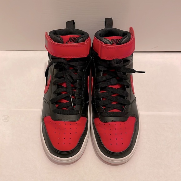Nike Other - Red & black Nike high-tops boys youth size 5
